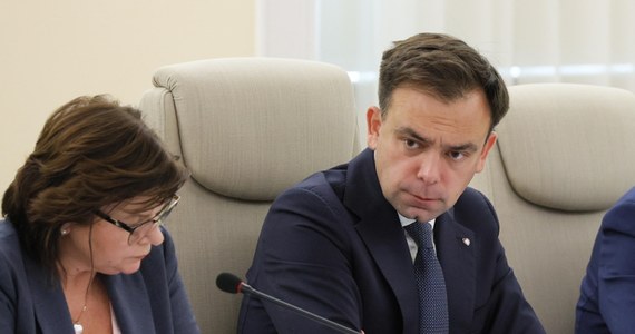 Rada Ministrów przyjęła projekt ustawy budżetowej na rok 2025 - podała kancelaria premiera. Dochody budżetu państwa mają wynieść 632,85 mld zł, wydatki 921,62 mld zł, a deficyt - 288,77 mld zł.