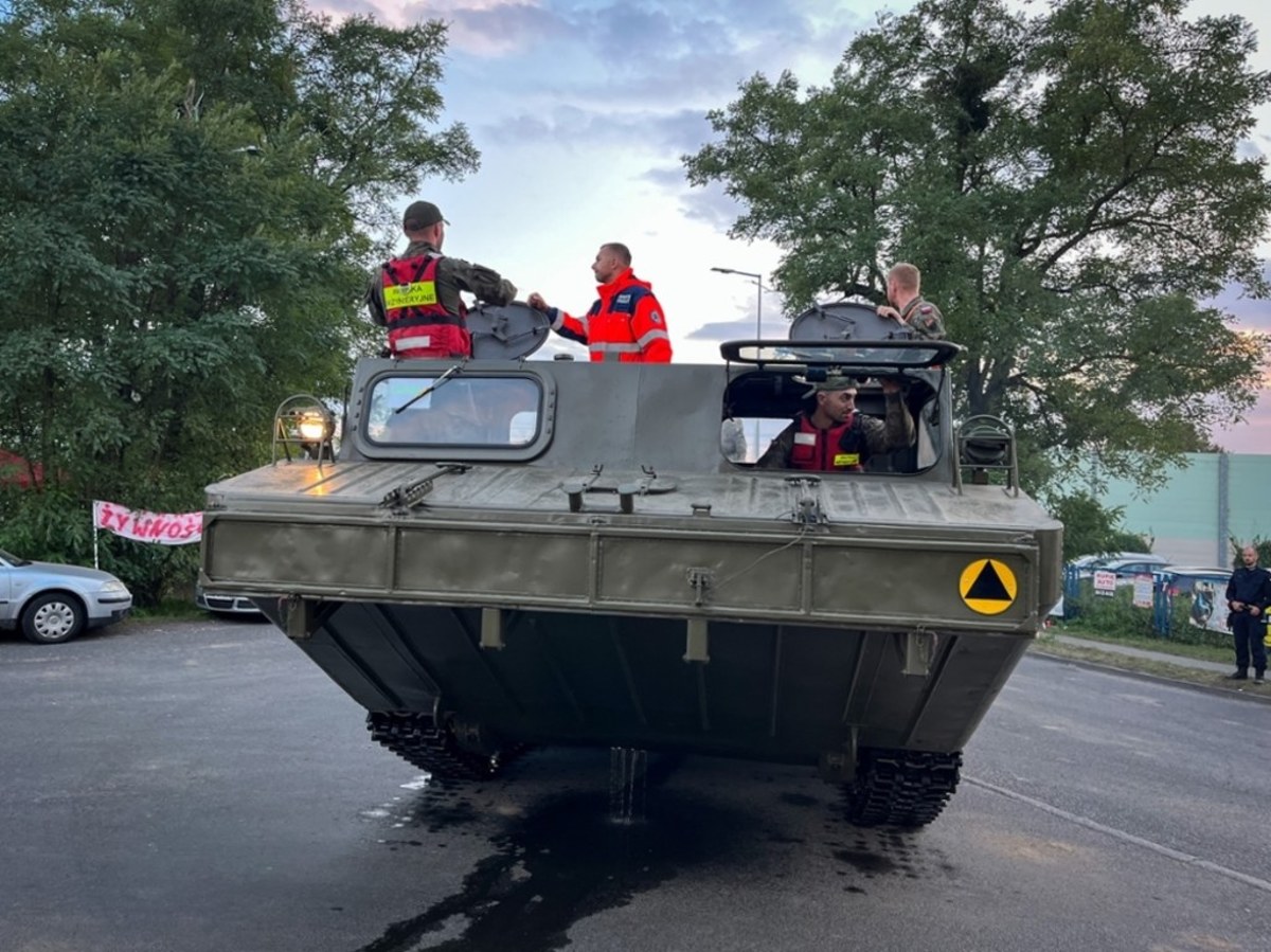 Sztab Generalny Wojska Polskiego poinformował, że w związku ze spodziewanym pogorszeniem warunków hydrologicznych na Podkarpaciu wojska inżynieryjne uruchomiły w tym rejonie dodatkową grupę zadaniową. Do północy dotrze tam też grupa z Krosna Odrzańskiego (Lubuskie).