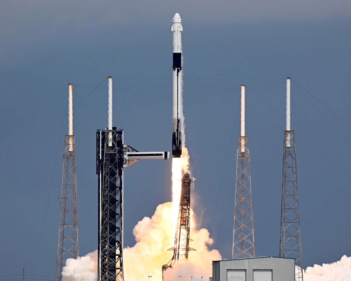 Statek kosmiczny SpaceX - Crew-9 z astronautą NASA Nickiem Hague'iem i kosmonautą Roskosmosu Aleksandrem Gorbunowem wystartował na Międzynarodową Stację Kosmiczną. 