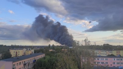 Pożar składowiska odpadów i hali w Piotrkowie Trybunalskim