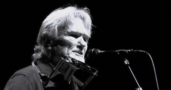 Kris Kristofferson, jeden z najbardziej znanych amerykańskich kompozytorów i piosenkarzy, a także popularny aktor filmowy, zmarł w sobotę w wieku 88 lat w swym domu, na hawajskiej wyspie Maui - poinformowała w niedzielę rzeczniczka rodziny Ebie McFarland.