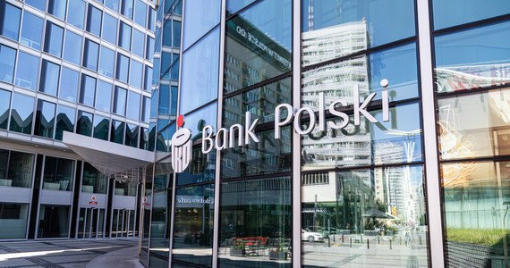 Wyniki audytów przeprowadzonych w PKO BP są podstawą do złożenia pięciu zawiadomień o podejrzeniu popełnienia przestępstwa - poinformował bank w komunikacie. Przeprowadzone audyty w grupie kapitałowej PKO BP dotyczą okresu od stycznia 2016 r. do połowy lutego 2024 r.