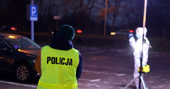 Jest prokuratorskie śledztwo w sprawie zabójstwa 41-letniego mężczyzny w Krakowie. W sobotę rano jego ciało znaleziono w Parku Dębnickim. Służby podały wstępnie, że do śmierci mężczyzny przyczyniły się osoby trzecie.