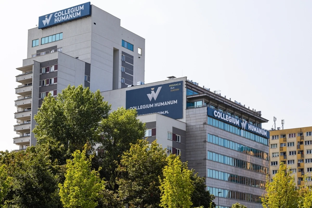 Setki osób, które ukończyły różnego rodzaju studia na prywatnej uczelni Collegium Humanum, zwróciły się do prokuratury o wydanie dokumentów potwierdzających legalność zdobytych dyplomów - dowiedział się dziennikarz RMF FM Krzysztof Zasada. 