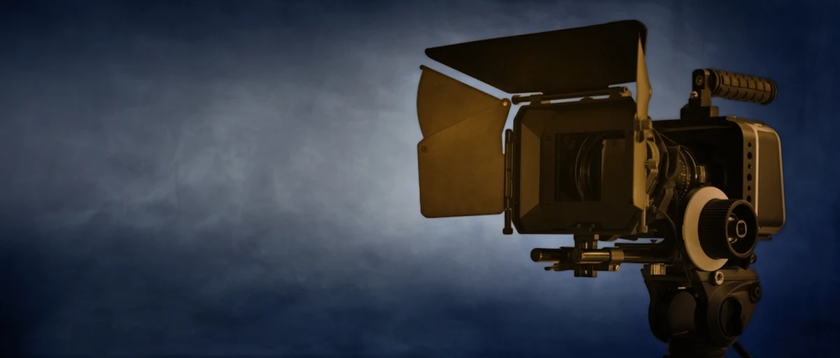 Kultowe szczecińskie kino Pionier 1907 znów otwarte. Po prawie półrocznej przerwie najstarsze na świecie kino wznawia działalność. We wtorek mieszkańcy Szczecina zobaczą pokazy przedpremierowe "Zła nie ma" i "Simona Kossak" . 