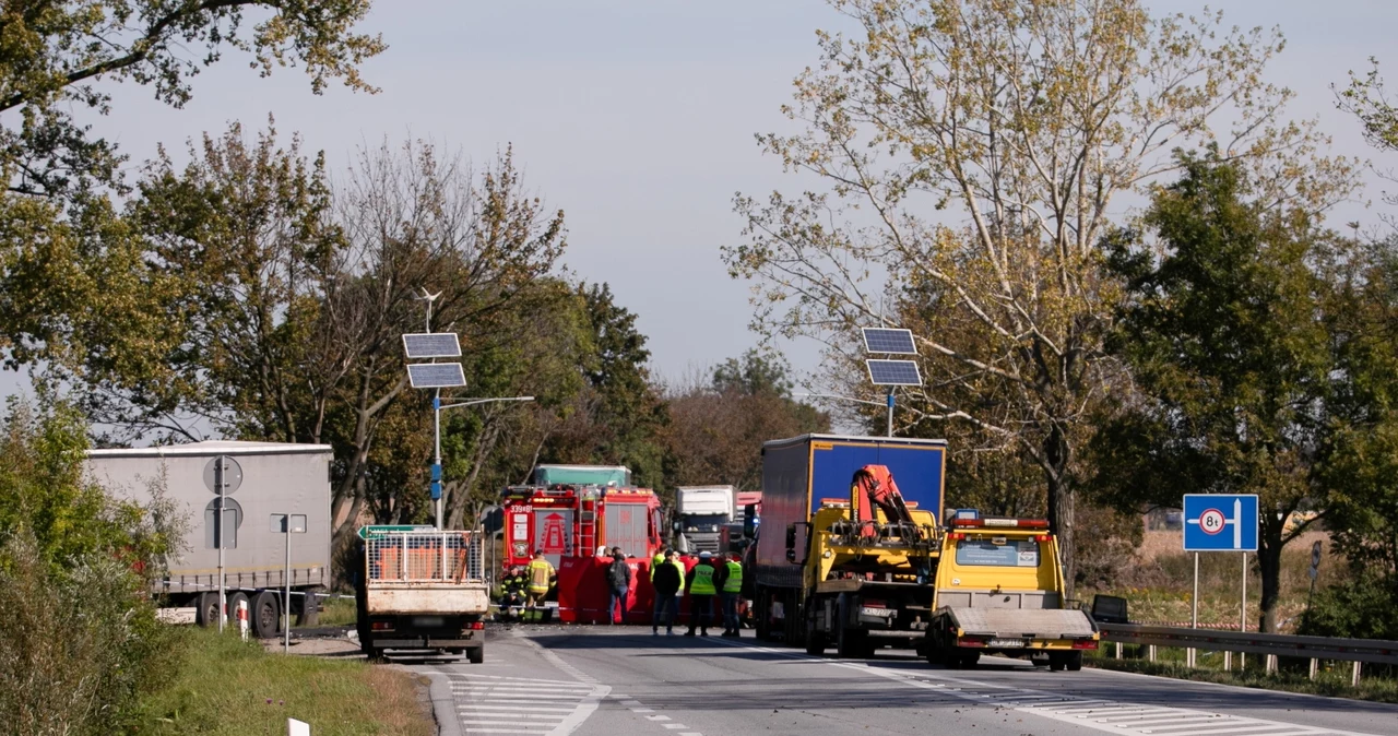 Wypadek na drodze krajowej nr 8. W wyniku zdarzenia zginął policjant CBŚP