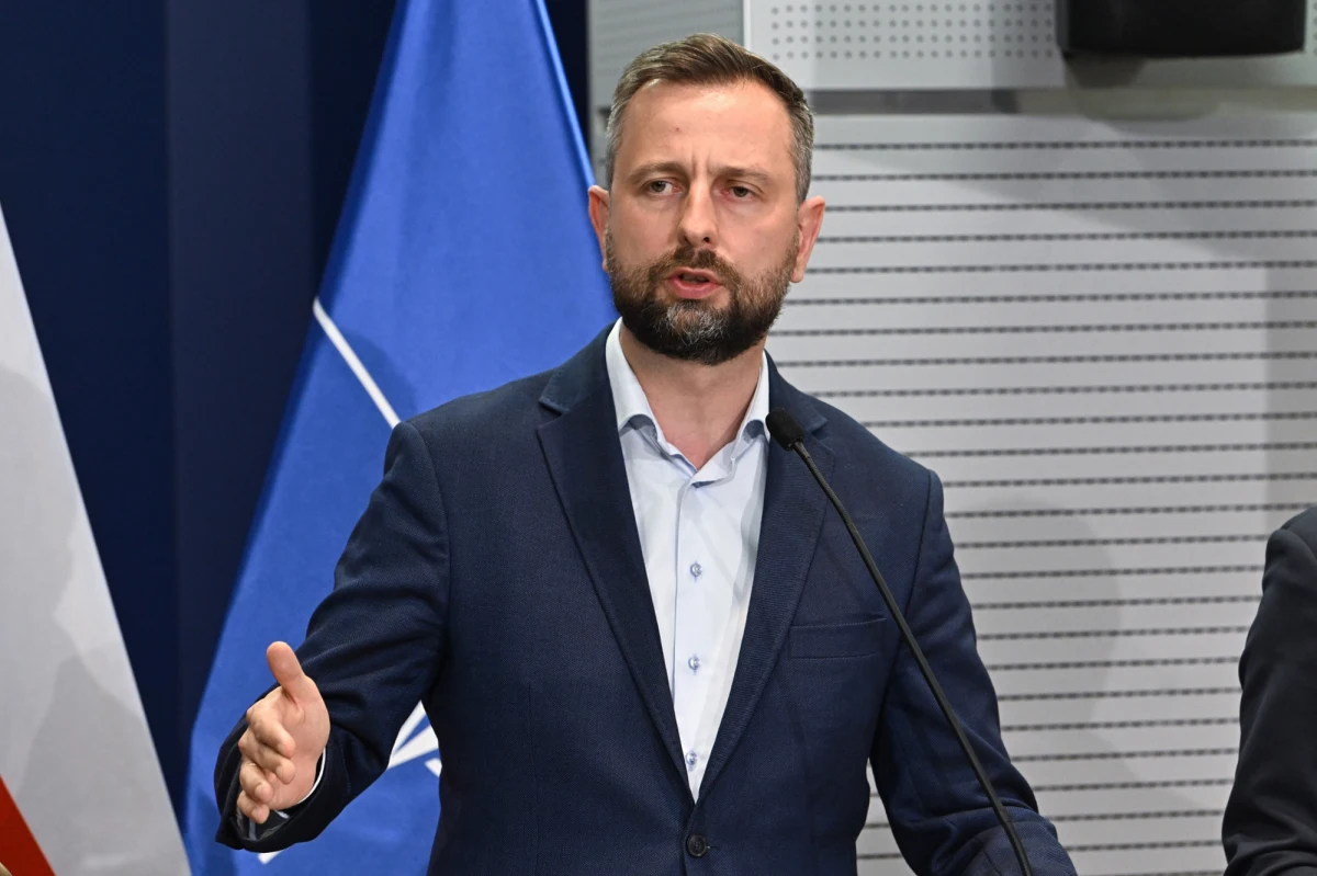 "Intensywnie obserwujemy i analizujemy sytuację w Libanie. Mimo trudnej nocy nasi żołnierze w PKW Liban są bezpieczni, a obecne działania militarne toczą się poza rejonem ich stacjonowania" - przekazał szef MON Władysław Kosiniak-Kamysz.