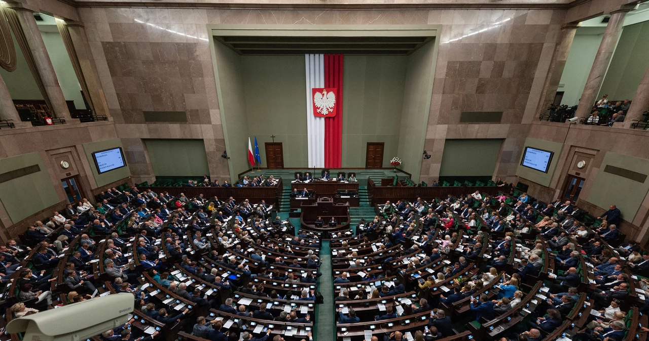 Najnowszy sondaż partyjny. Niezmiennie KO na prowadzeniu