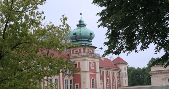 Muzeum-Zamek w Łańcucie już w najbliższy weekend zaprasza seniorów na zwiedzanie w promocyjnych cenach. To kolejna odsłona ogólnopolskiej akcji "Weekend Seniora z kulturą". 