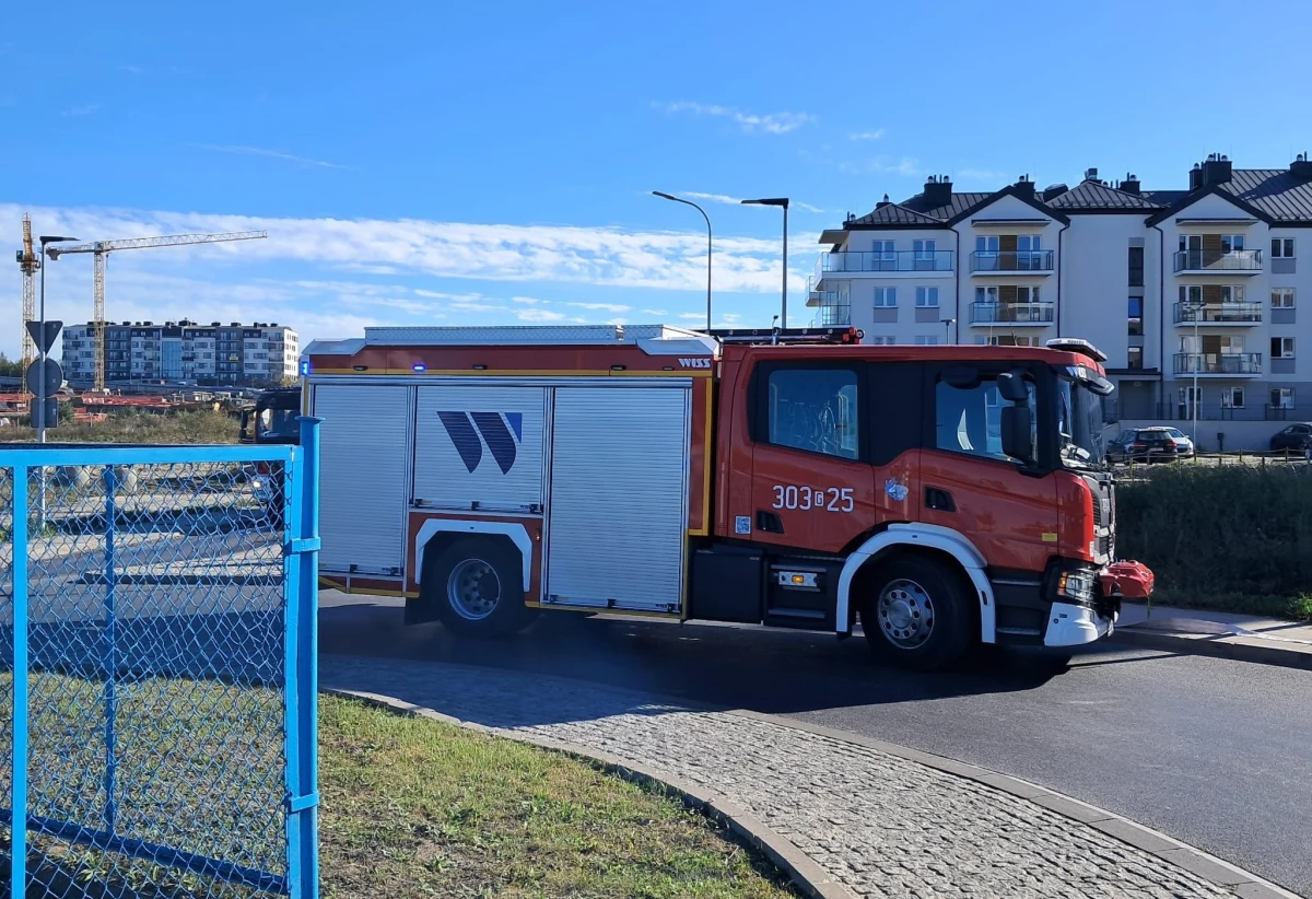 Strażacy ewakuowali ok. 100 przedszkolaków i pracowników placówki przy ul. Pastelowej w Gdańsku. Powodem było rozszczelnienie instalacji gazowej.