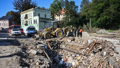 "Zakaz wejścia". Zdewastowane domy, padające biznesy, czyli Lądek-Zdrój po powodzi