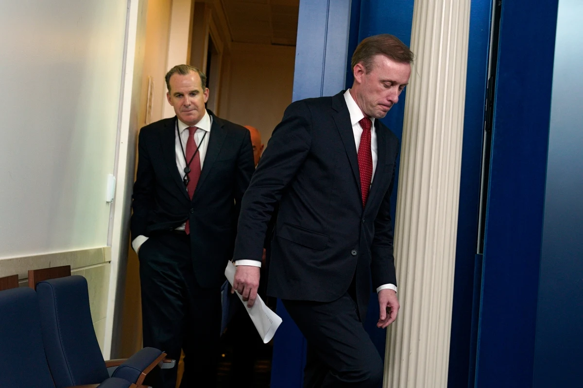 Izrael wspólnie ze Stanami Zjednoczonymi i partnerami skutecznie poskromił irański atak - powiedział we wtorek wieczorem doradca ds. bezpieczeństwa narodowego USA Jake Sullivan. Rozmowy z Izraelem na temat odpowiedzi na irański atak trwają, a Stany Zjednoczone w pełni wspierają Izrael - stwierdził niedługo później prezydent USA Joe Biden.