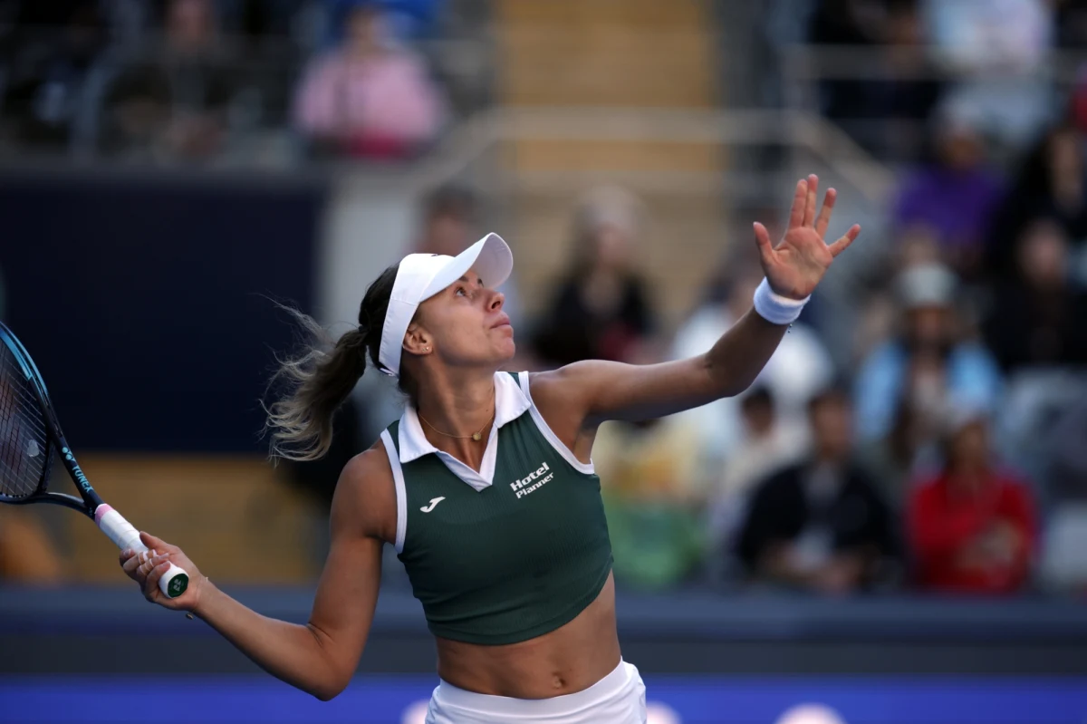 Magda Linette odpadła w 1/8 finału turnieju WTA 1000 na twardych kortach w Pekinie. Polska tenisistka przegrała z Rosjanką Mirrą Andriejewą 1:6, 3:6. Mecz trwał godzinę i 14 minut.