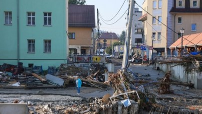 Oszuści w Lądku-Zdroju chcą wyłudzić wrażliwe dane od powodzian