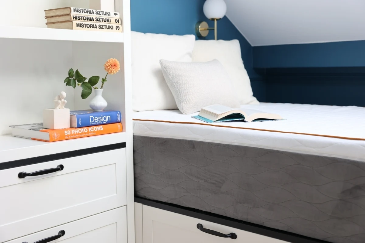 Każdy z nas chciałby budzić się rano pełen energii, wypoczęty i gotowy do działania. Jednak wciąż wiele osób zmaga się z problemem niedoboru snu, co negatywnie wpływa na ich samopoczucie i zdrowie. Jak długo należy spać, aby osiągnąć pełną regenerację organizmu? Sprawdź aktualne rekomendacje