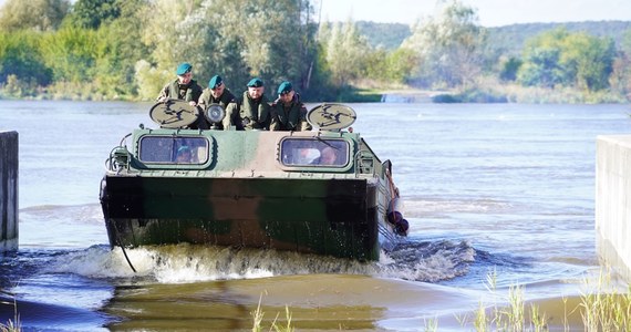 Pogoda może skomplikować sytuację powodziową w Zachodniopomorskiem. Jak przewidują prognozy, silny wiatr z północy może spowodować cofkę. Centrum Zarządzania Kryzysowego ostrzega przed wezbraniem Odry i Zalewu Szczecińskiego. 