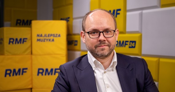 Gościem Porannej rozmowy w RMF FM będzie Marcin Przydacz, poseł Prawa i Sprawiedliwości. Porozmawiamy m.in. o kandydacie największej opozycyjnej partii na prezydenta, zmianach w kierownictwie oraz strukturze Prawa i Sprawiedliwości oraz o tym, do czego może doprowadzić chaos prawny.