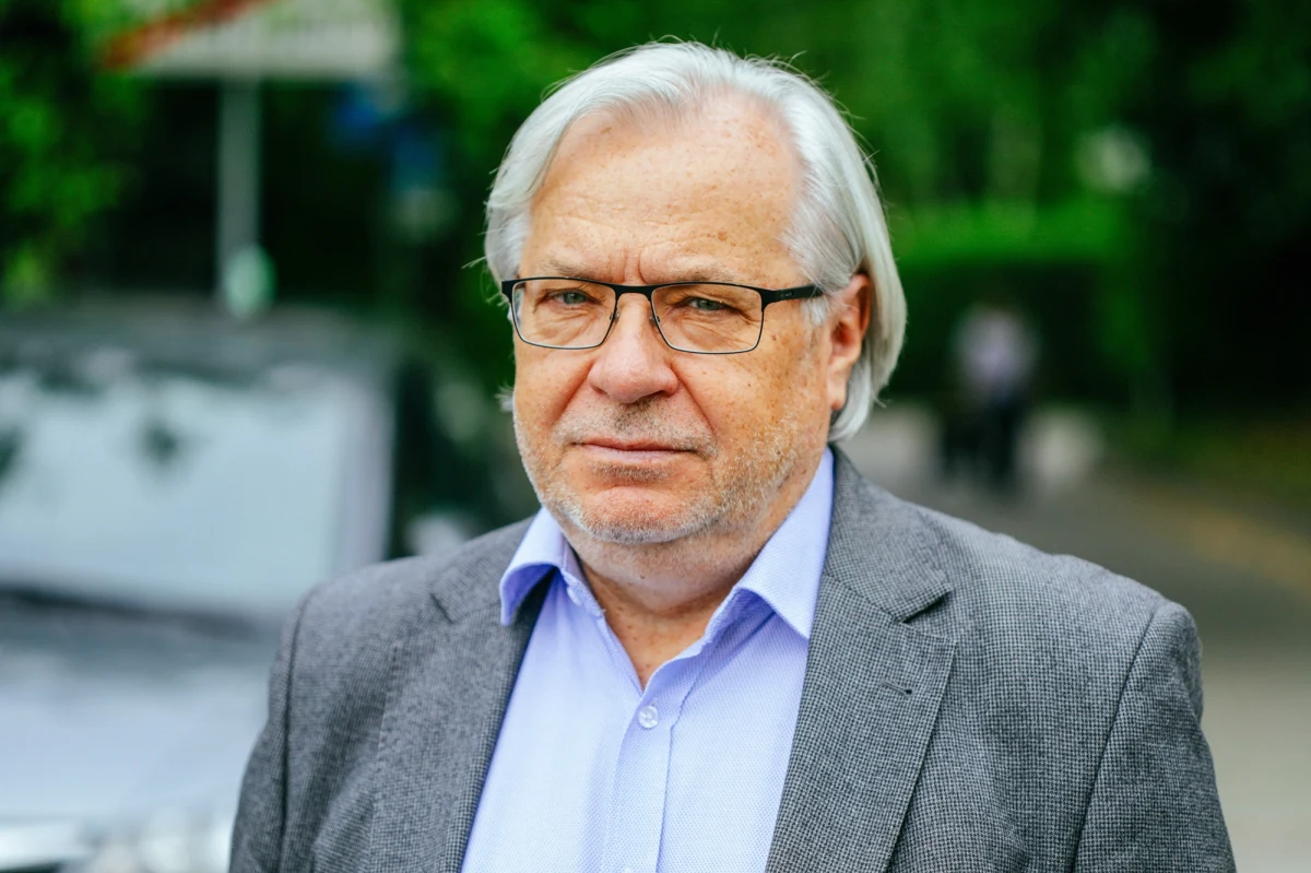 ​Rząd już w lipcu wiedział, że alkohol w saszetkach pojawi się w polskich sklepach i już wtedy urzędnicy wymieniali między sobą listy w tej sprawie. To jeden z tych listów był podstawą dzisiejszej dymisji Piotra Jabłońskiego z funkcji dyrektora Krajowego Centrum Przeciwdziałania Uzależnieniom - ustalili dziennikarze RMF FM.