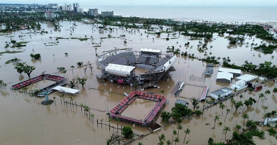 ​Choć w mediach króluje huragan Helene, który w Stanach Zjednoczonych doprowadził do katastrofalnych i śmiercionośnych powodzi błyskawicznych, to warto wspomnieć o innym huraganie, który niedawno siał spustoszenie w Meksyku. John, bo o nim mowa, to bardzo ciekawy przypadek.