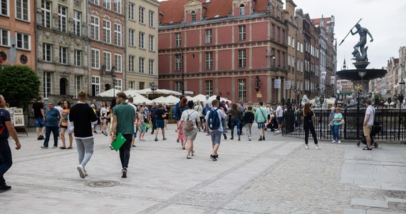 Kolejny fragment nawierzchni Długiego Targu zostanie wymieniony na nowy. To dalsza część planowanej od wielu lat inwestycji. Chodzi o odcinek pomiędzy ulicami Kuśnierską i Kramską. Prace mają potrwać do końca roku.