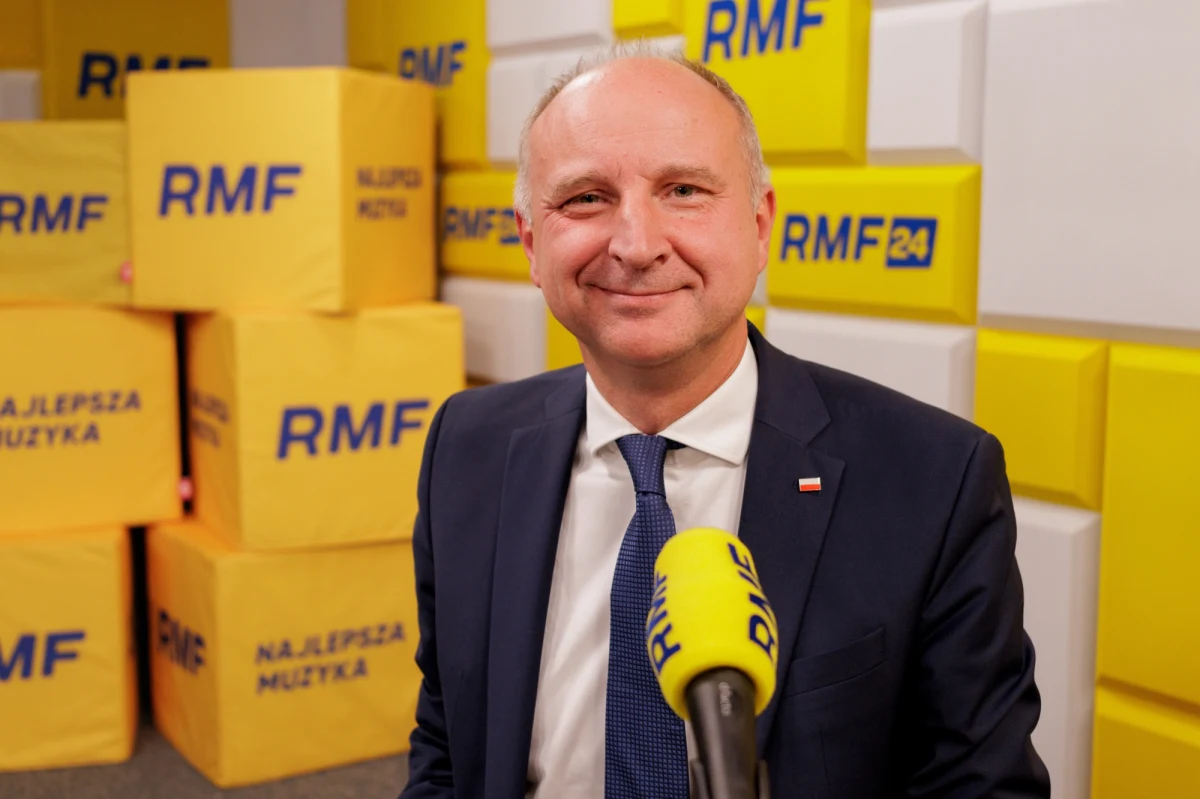 Zdaniem sekretarza stanu w Kancelarii Prezydenta RP Wojciecha Kolarskiego w Polsce mamy do czynienia z "brutalnym łamaniem prawa". Kolarski uważa, że chaos w polskiej prokuraturze pogłębia premier i minister sprawiedliwości, a jednym z przykładów takich działań jest stworzenie terminu "neosędzia". "To jest obraźliwe dla tych ludzi. Minister sprawiedliwości traktuje tych, którzy wydają wyroki w imieniu Rzeczpospolitej, jak przestępców" - mówił prezydencki minister w Popołudniowej rozmowie w RMF FM.