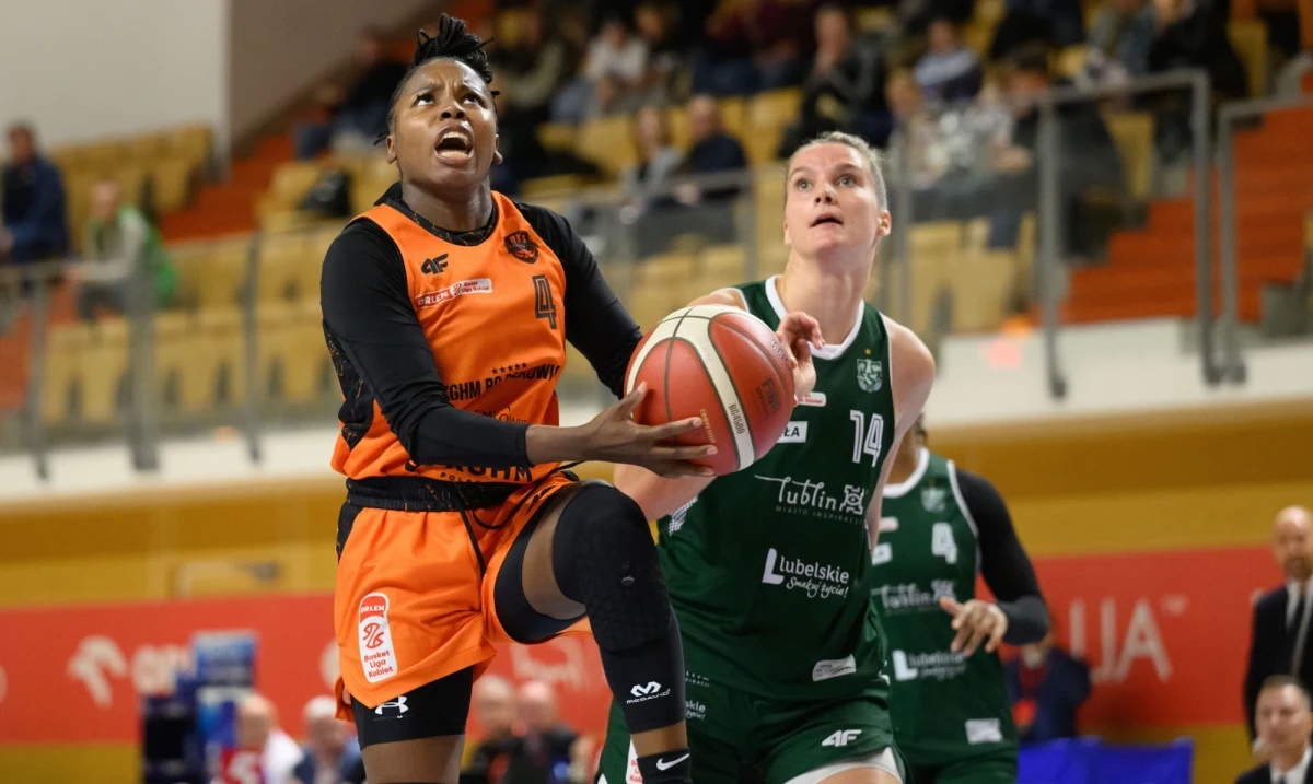 ​Koszykarki Polskiego Cukru AZS UMCS Lublin pokonały w Poznaniu KGHM BC Polkowice 94:74 (28:24, 13:20, 21:14, 32:16) w meczu o Superpuchar Polski. Drużyna prowadzona przez Krzysztofa Szewczyka sięgnęła po to trofeum po raz drugi w historii.