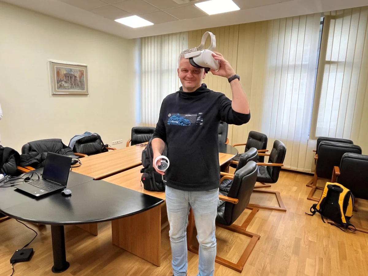 Śląski Uniwersytet Medyczny stworzył wirtualny medyczny escape room. To gra edukacyjna, w której uczestnicy przenoszą się do opuszczonego szpitala sprzed ponad 50 lat. Tam muszą rozwiązać medyczne zagadki, by wydostać się na zewnątrz. 