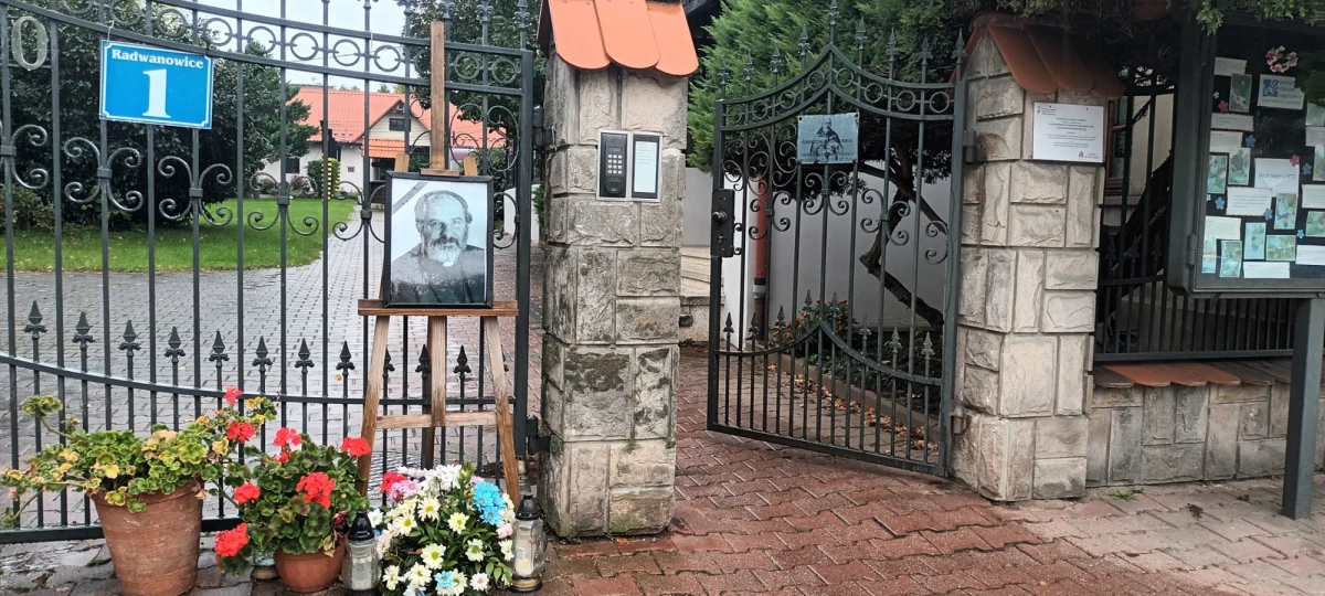 "Nasza sytuacja jest dramatyczna, potrzebujemy pieniędzy" - apelują Domy Pomocy Społecznej w całej Polsce. "Inaczej grozi nam zamknięcie" - mówią dyrektorzy placówek. Jako powód podają obniżenie państwowych dotacji na utrzymanie części mieszkańców. Brakuje pieniędzy na jedzenie, rachunki i wypłaty dla pracowników. Urząd wojewódzki zapewnia - będzie pomoc dla Domów Pomocy Społecznej w Małopolsce.