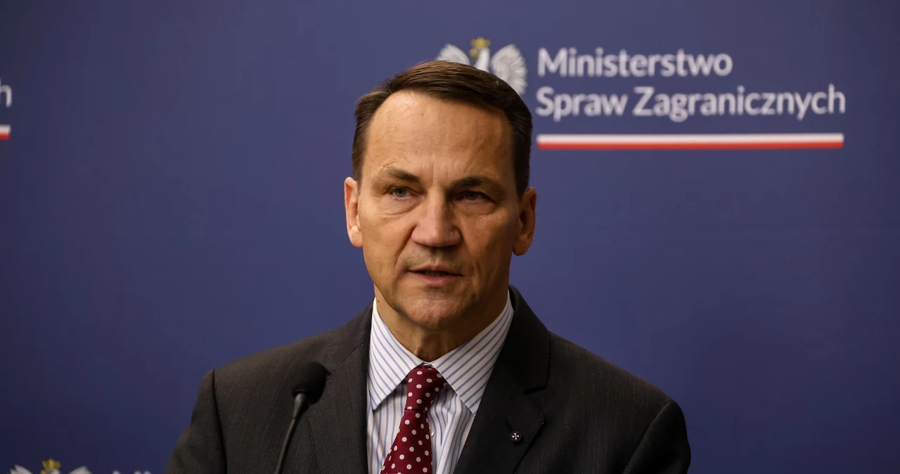 Radosław Sikorski wypowiedział się o ekshumacji wołyńskiej