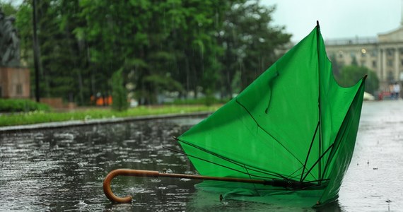 Instytut Meteorologii i Gospodarki Wodnej wydał ostrzeżenia przed intensywnymi opadami deszczu na północy Polski. Są też alerty przed podnoszącym się poziomem wód w zlewniach rzek na południu kraju.