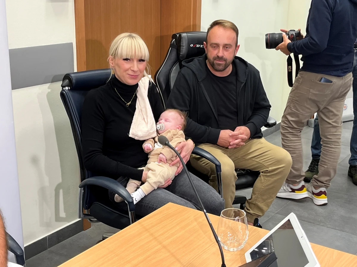 Gabrysia jest najmłodszym dzieckiem w Polsce po udanej transplantacji serca. Kiedy zespół specjalistów ze Śląskiego Centrum Chorób Serca w Zabrzu dokonał przeszczepu, miała zaledwie 7 tygodni. Dziś ma 3 miesiące i z nowym sercem czuje się znakomicie - zapewniają rodzice. 