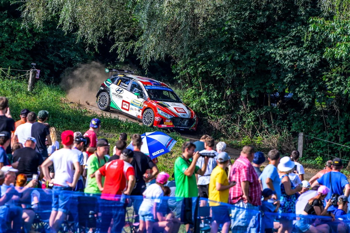 W tym roku Rajd Śląska (11-13 października) po raz pierwszy w historii jest rundą mistrzostw Europy (FIA ERC). Impreza zakończy sezon w tych rozgrywkach i zdecyduje o tym, kto zostanie tegorocznym mistrzem Starego Kontynentu. Faworytem jest obrońca tytułu - Hayden Paddon. Pochodzący z Nowej Zelandii kierowca pokona blisko 18 tys. km, by walczyć o mistrzostwo na oesach w województwie śląskim.