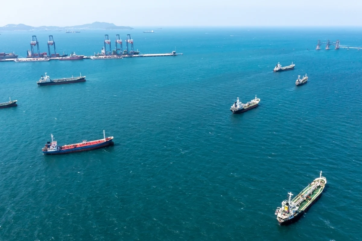 Arabia Saudyjska zamierza zwiększyć produkcję ropy, co nieuchronnie doprowadzi do obniżki cen surowca. Ucierpi na tym gospodarka Rosji.