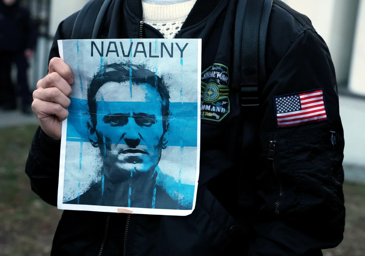 Nawet śnieg ze spacerniaka został zabrany z kolonii karnej po śmierci Aleksieja Nawalnego - poinformowało Centrum Dossier. Wśród rzeczy osobistych więźnia, które mogą świadczyć o otruciu, były też pościel, odzież, bielizna, książki i papier toaletowy.