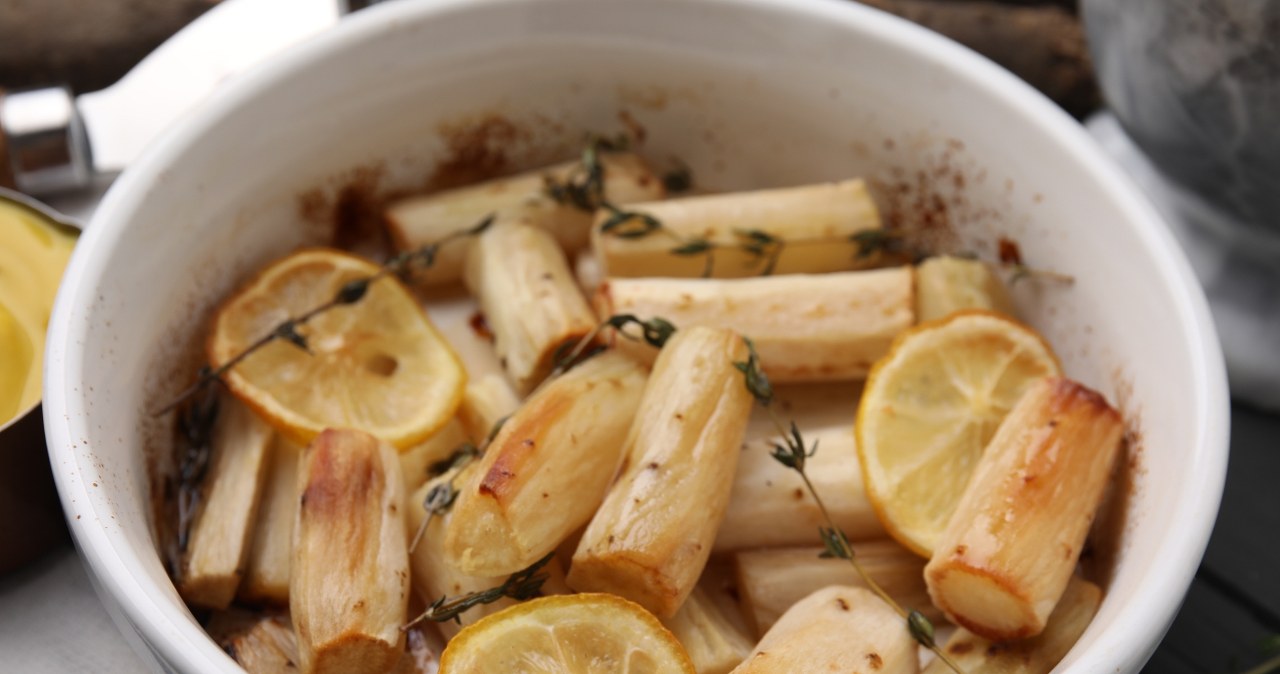Wygląda jak pietruszka, ale nią nie jest. To skarb dla wątroby
