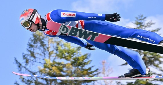 Duży sukces Pawła Wąska! Polak zwyciężył w klasyfikacji końcowej Letniej Grand Prix w skokach narciarskich. Drugie miejsce zajął Austriak Stefan Kraft, a trzecie Norweg Marius Lindvik.