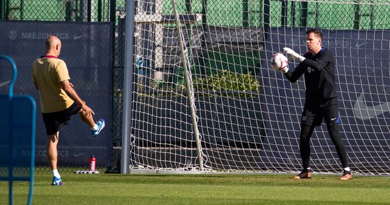 ​Wojciech Szczęsny, który w środę podpisał kontrakt z Barceloną, nie zadebiutuje w jej barwach w niedzielnym meczu 9. kolejki Primera Division. Polskiego bramkarza nie ma na liście powołanych na wyjazdowe spotkanie z Alaves.