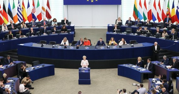 Październikową sesję Parlamentu Europejskiego otworzy m.in. debata o przywróceniu kontroli na granicach niektórych państw UE, w tym Niemiec. Domagała się tego polska delegacja PO-PSL. W środę rano w PE wystąpi natomiast premier Węgier Viktor Orban, który przedstawi priorytety prezydencji swojego kraju.