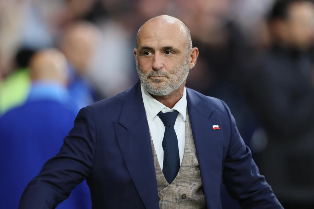 Bramkarz Bartłomiej Drągowski, obrońca Mateusz Skrzypczak i pomocnik Kacper Kozłowski z powodu kontuzji nie wezmą udziału w październikowych meczach Ligi Narodów - ogłosił PZPN. Awaryjne powołanie otrzymał golkiper Rakowa Częstochowa Kacper Trelowski.