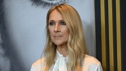 Celine Dion oblana litrami napoju. Jedna z największych tradycji futbolu