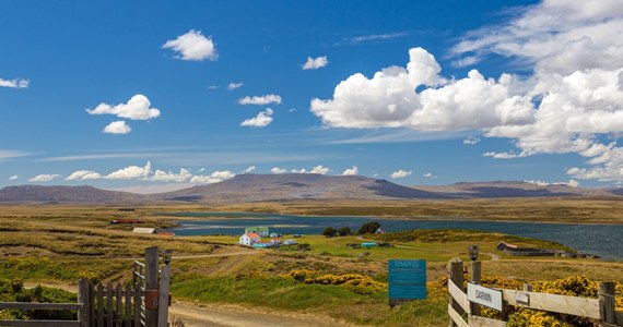 Brytyjskie zwierzchnictwo nad Gibraltarem i Falklandami nie podlega negocjacjom - oświadczył rzecznik premiera Keira Starmera. Podkreślił, że sytuacja tych terytoriów jest zupełnie inna niż wysp Chagos, które - zgodnie z zawartym w czwartek porozumieniem - zostaną oddane Mauritiusowi.