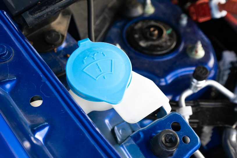 Mieszasz ze sobą płyn letni i zimowy? To dobrze, ale pamiętaj o ważnej zasadzie