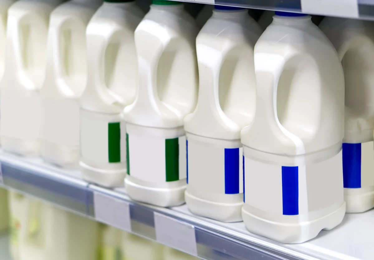 Polskim producentom mleka, którzy eksportują do Chin swoje wyroby mleczarskie, grozi odwet Pekinu za karne cła na chińskie elektryki. "Ryzyko jest poważne" - mówi w rozmowie z brukselską korespondentką RMF FM Agnieszka Maliszewska, prezes Polskiej Izby Mleka.