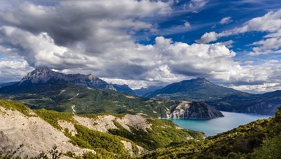 Brak śniegu we francuskich Alpach. Kolejne ośrodki narciarskie zamykane