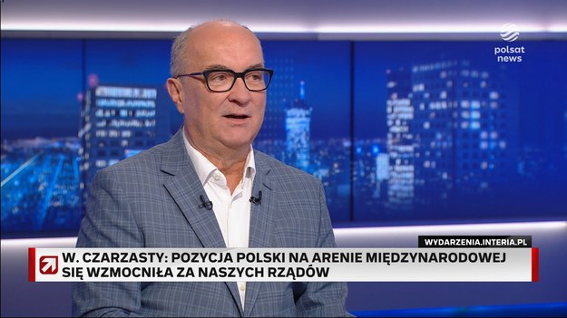 Włodzimierz Czarzasty stwierdził, że "rząd się nie rozpadł i nie ma szans, żeby się rozpadł". - To najtrudniejszy rząd w Polsce po transformacji, najbardziej różnorodny, ale też złożony z czterech najbardziej podmiotowych podmiotów. Jak ktoś nas ocenia jako całość, ludzi i formacje, które walcząc o swoje elementy programowe, to dobrze (...). Ja z tego roku, z punktu widzenia jednego z liderów lewicy, jestem zadowolony - zaznaczył wicemarszałek.Dodał, że nie widzi zagrożenia w funkcjonowaniu rządu. - Czyli wszystkie kwestie rekonstrukcji, rozpadu rządu, moim zdaniem nie wchodzą w rachubę. Natomiast oczywiście, że się uczymy siebie nawzajem, pewnie wiele spraw, również w zakresie komunikacji, funkcjonowania, moglibyśmy poprawić - stwierdził Czarzasty.