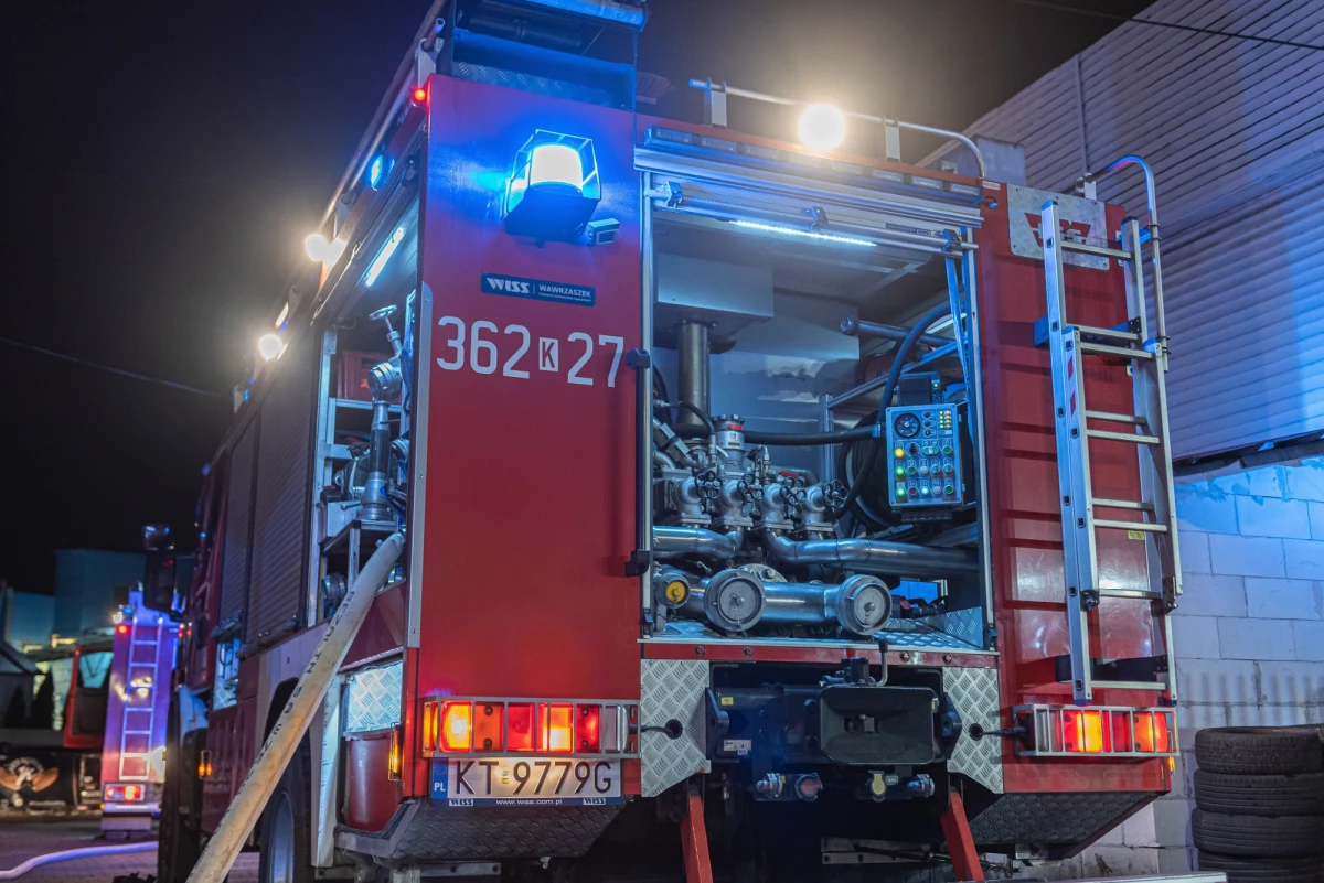 We wtorek przed godz. 20 w centrum handlowym Krokus przy ul. Bora-Komorowskiego w Krakowie pojawił się ogień. Pożar wybuchł w stacji ładowania rowerów elektrycznych. Ewakuowano około 400 osób. 