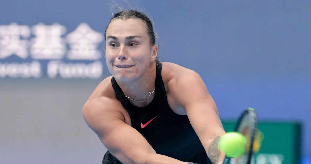 Aryna Sabalenka rywalizowała z Kateriną Siniakovą o awans do trzeciej rundy WTA 1000 w Wuhan