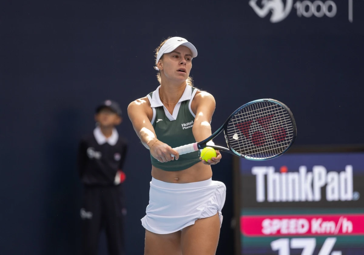 Magda Linette awansowała do 1/8 finału tenisowego turnieju WTA 1000 w chińskim Wuhan. W 2. rundzie, przy stanie 5:2 dla Polki w pierwszym secie, skreczowała jej rywalka - Ukrainka Łesia Curenko.