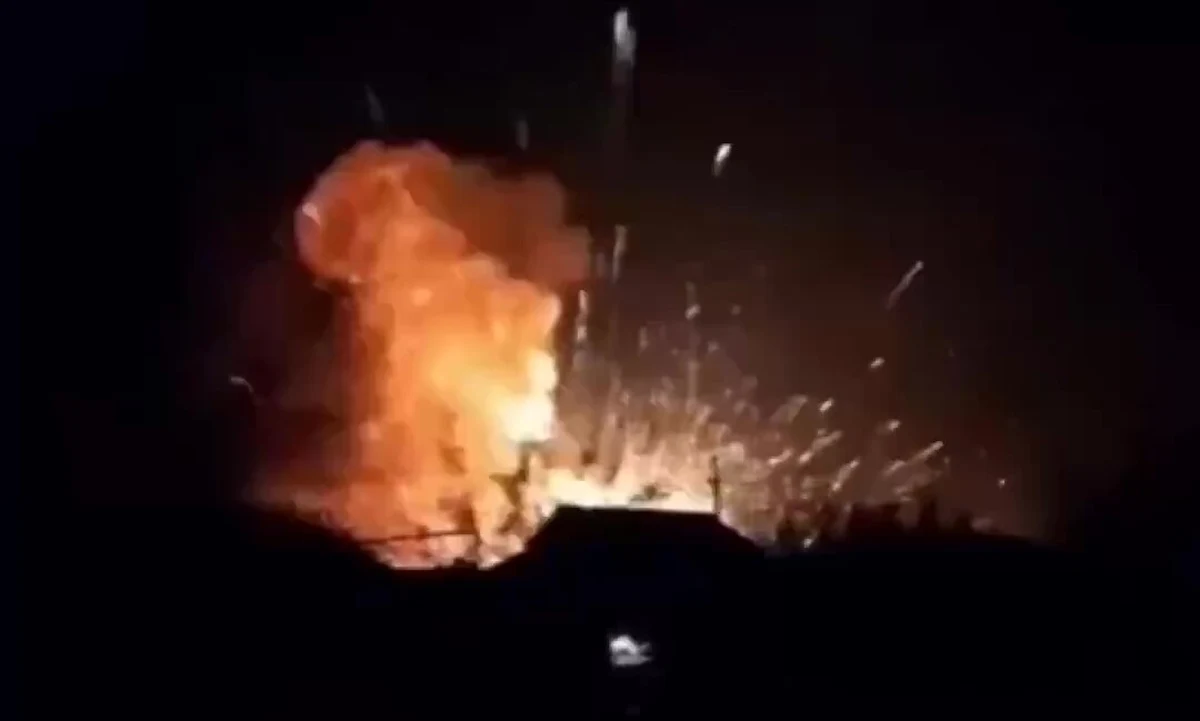 Siły Kijowa zaatakowały w środę bazę magazynową dronów Shahed-131/136 w pobliżu miejscowości Oktiabrskij w rosyjskim obwodzie krasnodarskim. Tego samego dnia Rosjanie uderzyli w infrastrukturę portową w obwodzie odeskim.