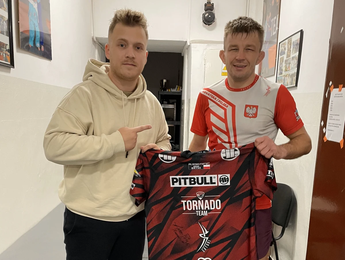 Najpierw ruszyli z pomocą do powodzian w Głuchołazach, jednak po kilku dniach pobytu na Opolszczyźnie postanowili pójść krok dalej. Zaangażowali sportowców reprezentujących różne dyscypliny do przekazania pamiątek z czasów swojej kariery. Zostaną one wystawione na licytacje, a dochód przeznaczony będzie na pomoc powodzianom.